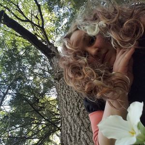 Meet your Posher, Tia